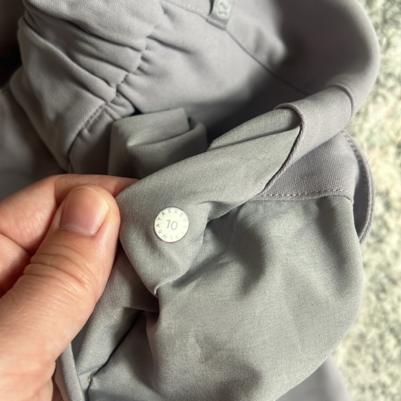 Lululemon Noir Crop - Picture 6 of 9